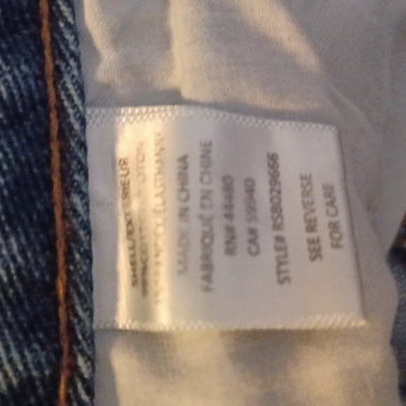TINSELTOWN, DISTRESSED JEANS, SIZE 1 SEE MEASUREMENTS BELOW. - Picture 9 of 9